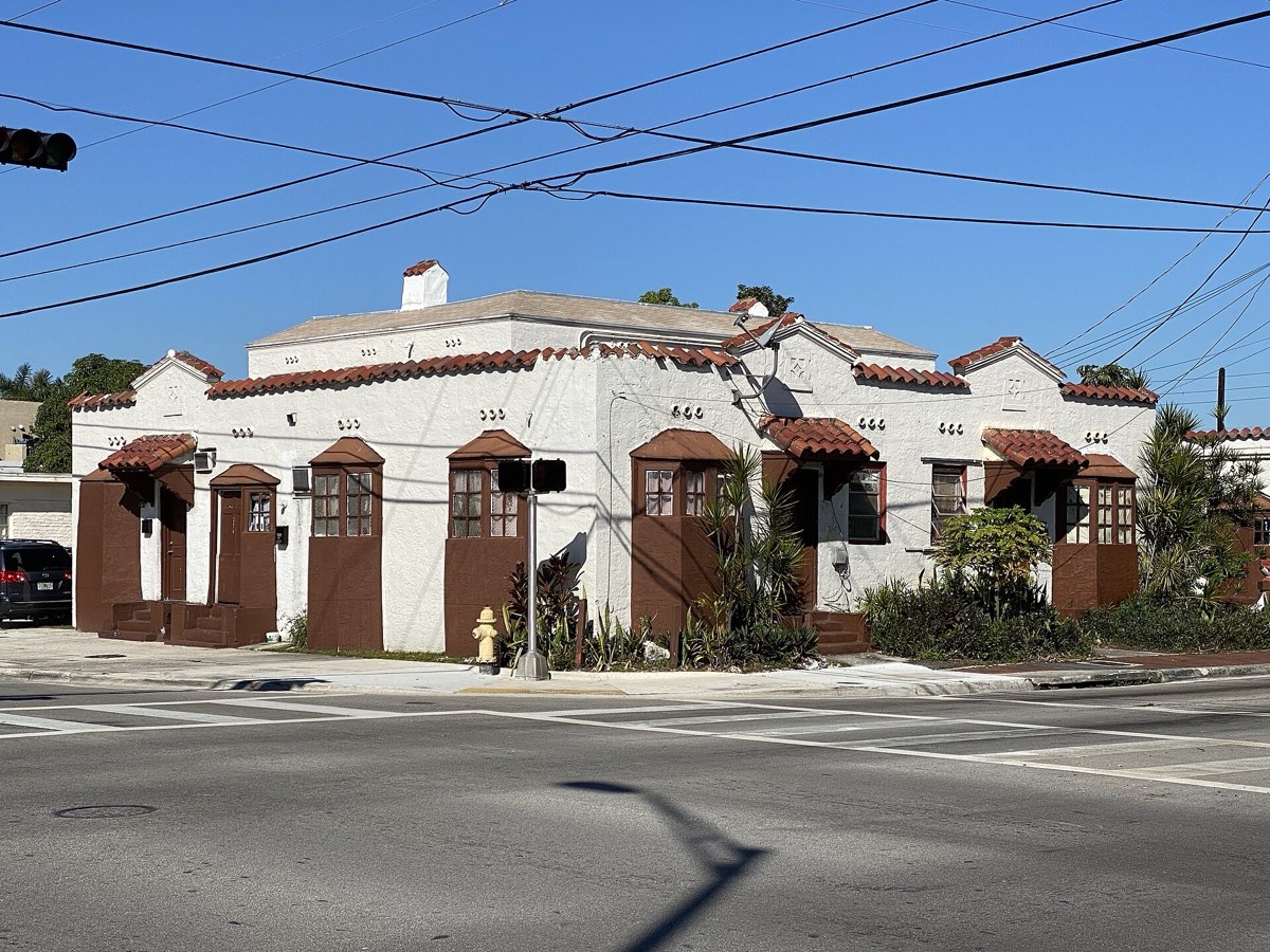 Institutional Money Paid About $389,000 a Door in Davie and $321 a Foot in Palm Beach Gardens This Week