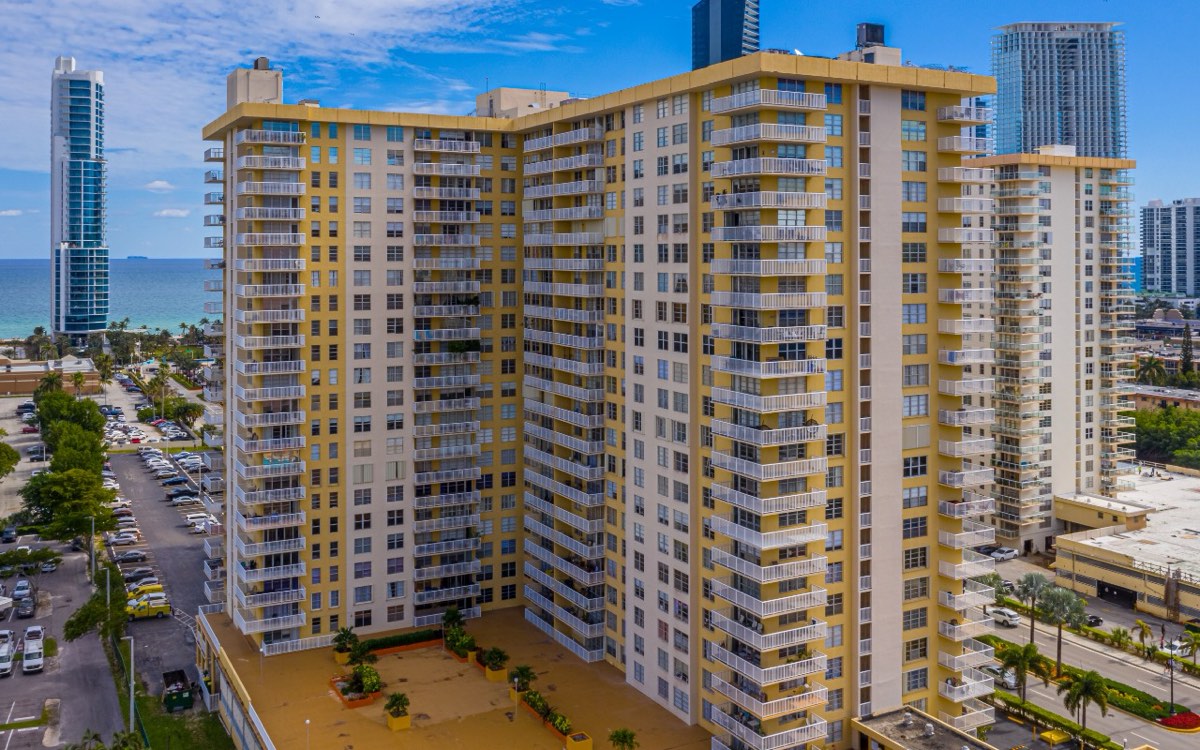 Winston Tower 300, foto 2