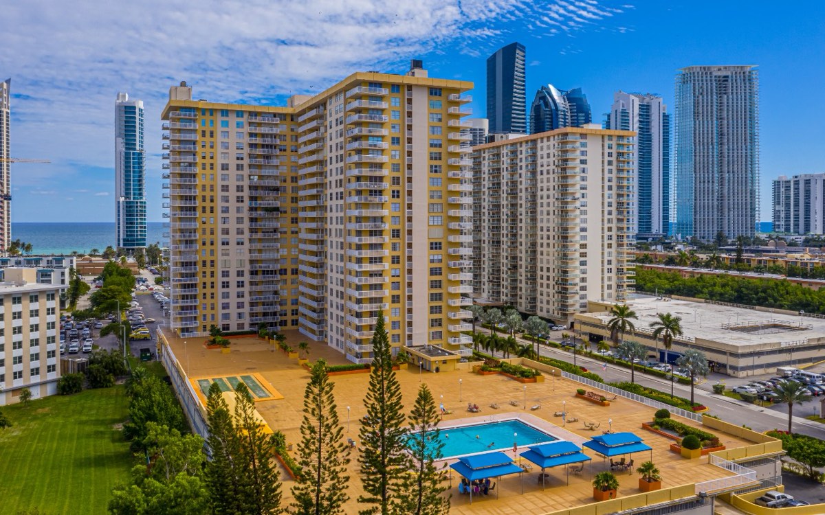 Winston Tower 300, foto 3