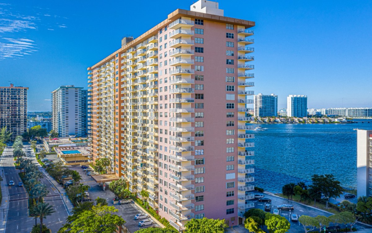 Winston Tower 200, foto 4