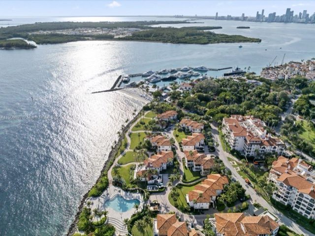 Seaside, 19217 Fisher Island Dr