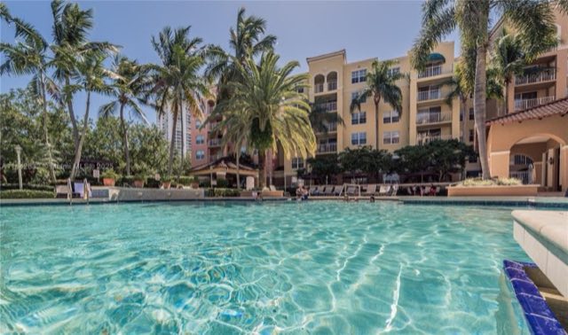 The Yacht Club at Aventura photo 5