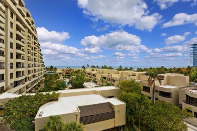 Key Colony, 101 Crandon Blvd