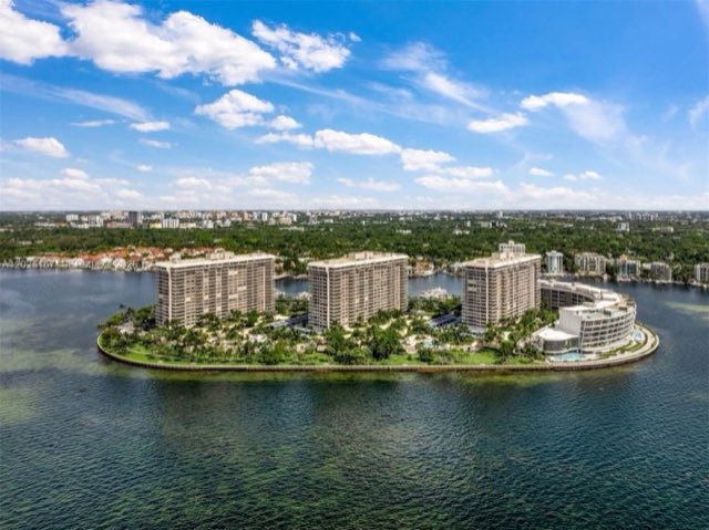 Grove Isle, 1 Grove Isle Dr