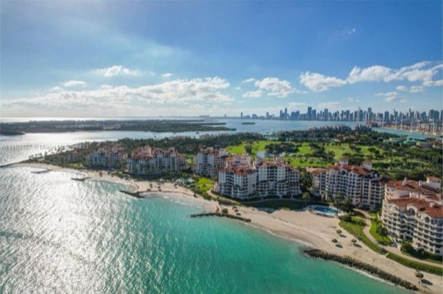 Oceanside, 7600 Fisher Island Dr