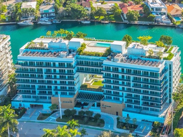 La Baia South, 9201 E Bay Harbor Dr