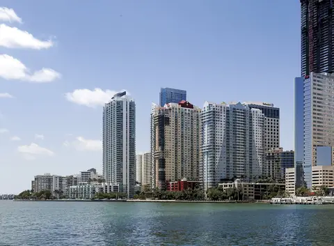 Yacht Club at Brickell Apartments, photo 4 of 12