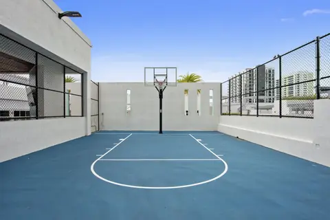 SoMa at Brickell Apartments, photo 4 of 12