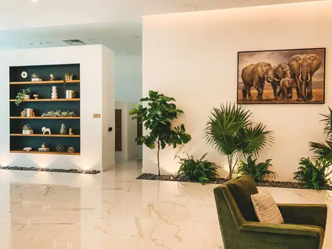 Miami Plaza, photo 4 of 12