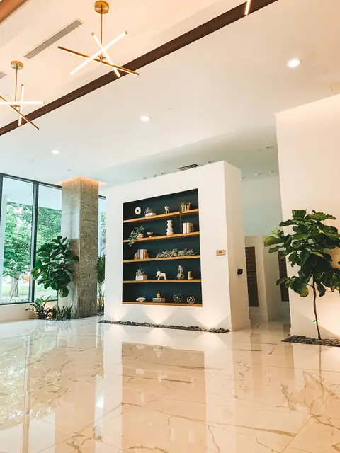 Miami Plaza, photo 5 of 12