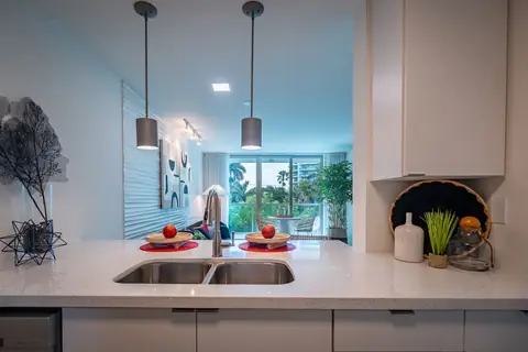 1550 Brickell Apartments, photo 5 of 12