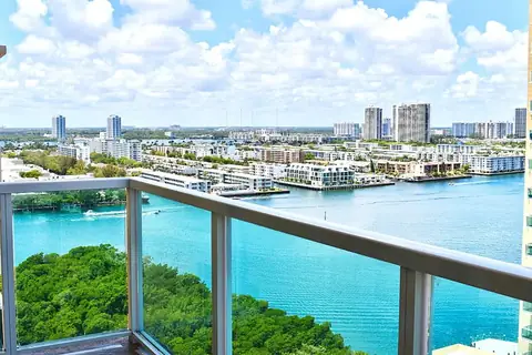 Intracoastal Yacht Club, photo 5 of 12