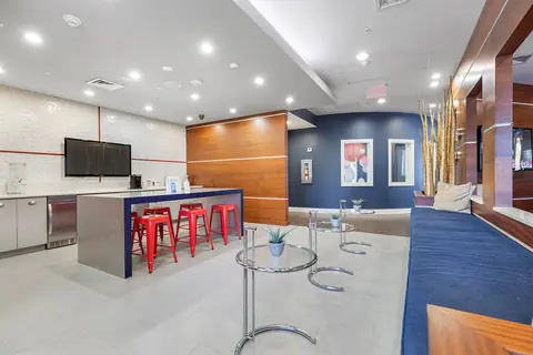 Town Aventura, photo 2 of 12
