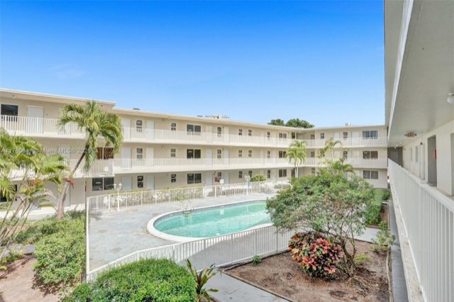 1895 Venice Park Dr Apartments