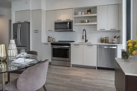Maizon Brickell, photo 2 of 12