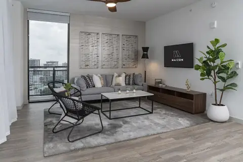 Maizon Brickell, photo 4 of 12
