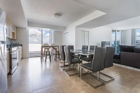 25 Biscayne Park, photo 3 of 8