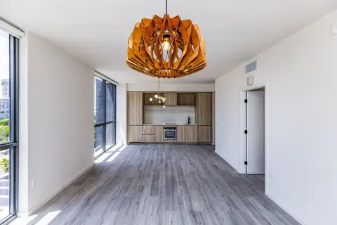 Metro Edgewater, photo 4 of 7