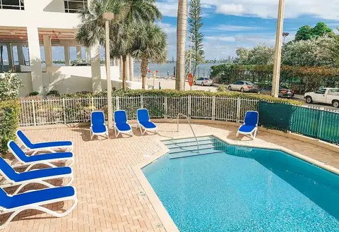 22 Biscayne Bay, photo 2 of 6