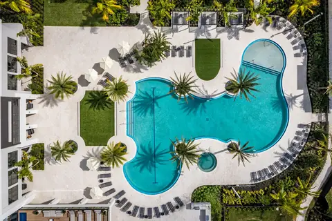 Manor Hialeah, photo 1 of 12
