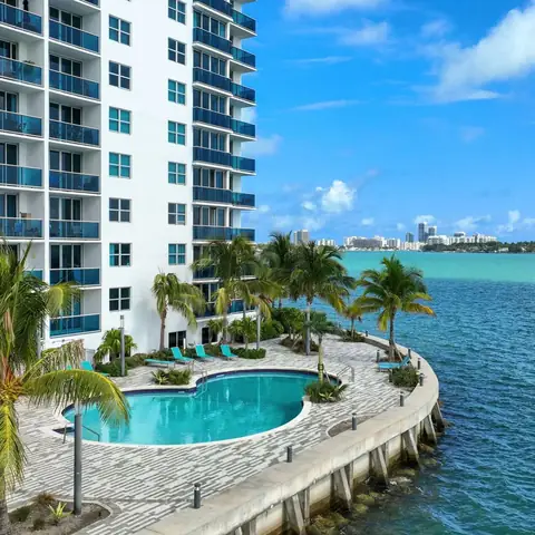 Wake Biscayne Bay, photo 2 of 12