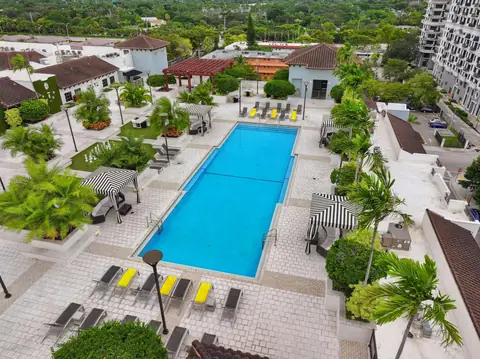 AMLI Dadeland, photo 1 of 12