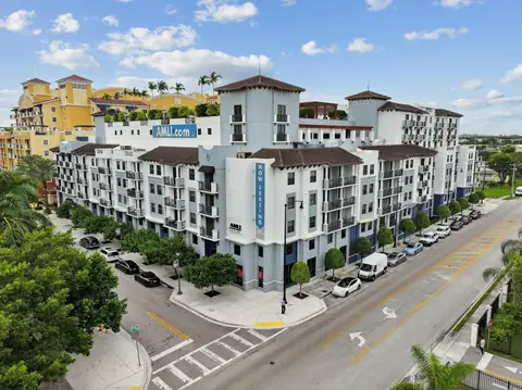 AMLI Dadeland, photo 2 of 12